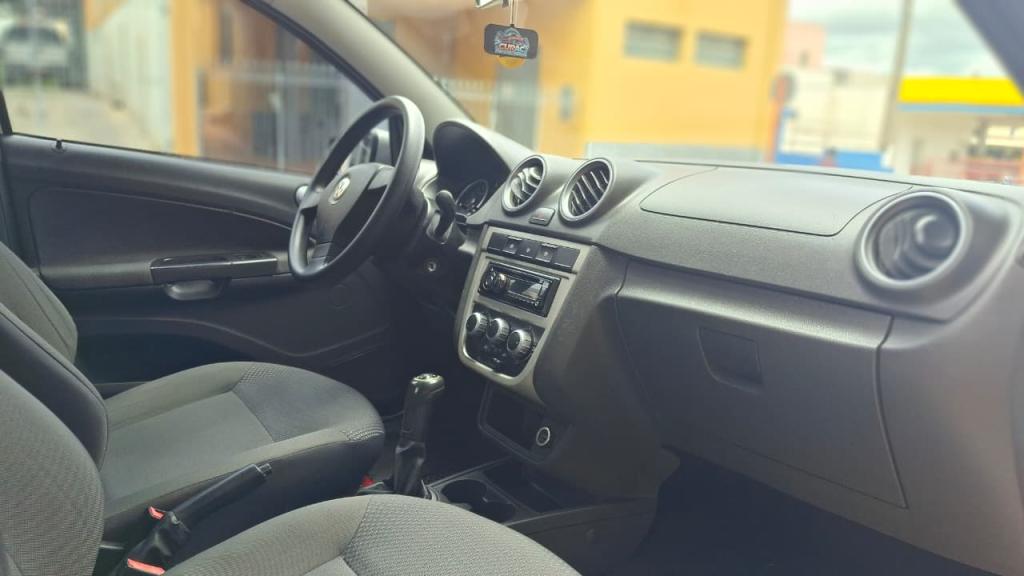 VOLKSWAGEN Voyage - Foto