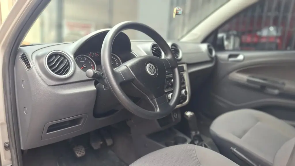 VOLKSWAGEN Voyage - Foto