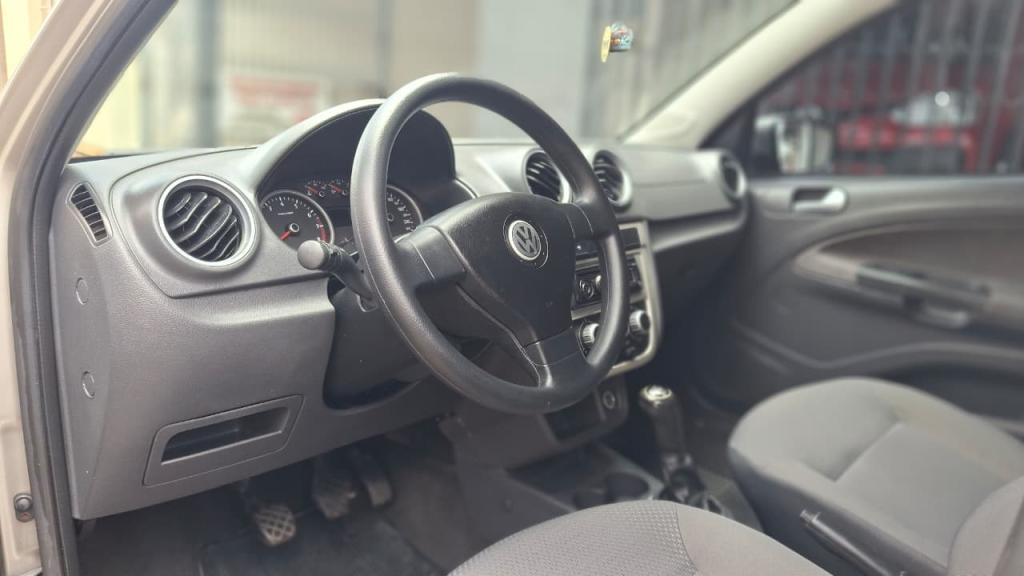 VOLKSWAGEN Voyage - Foto