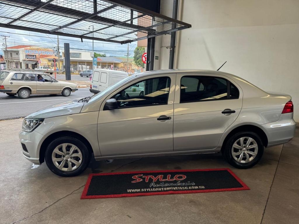 VOLKSWAGEN Voyage - Foto