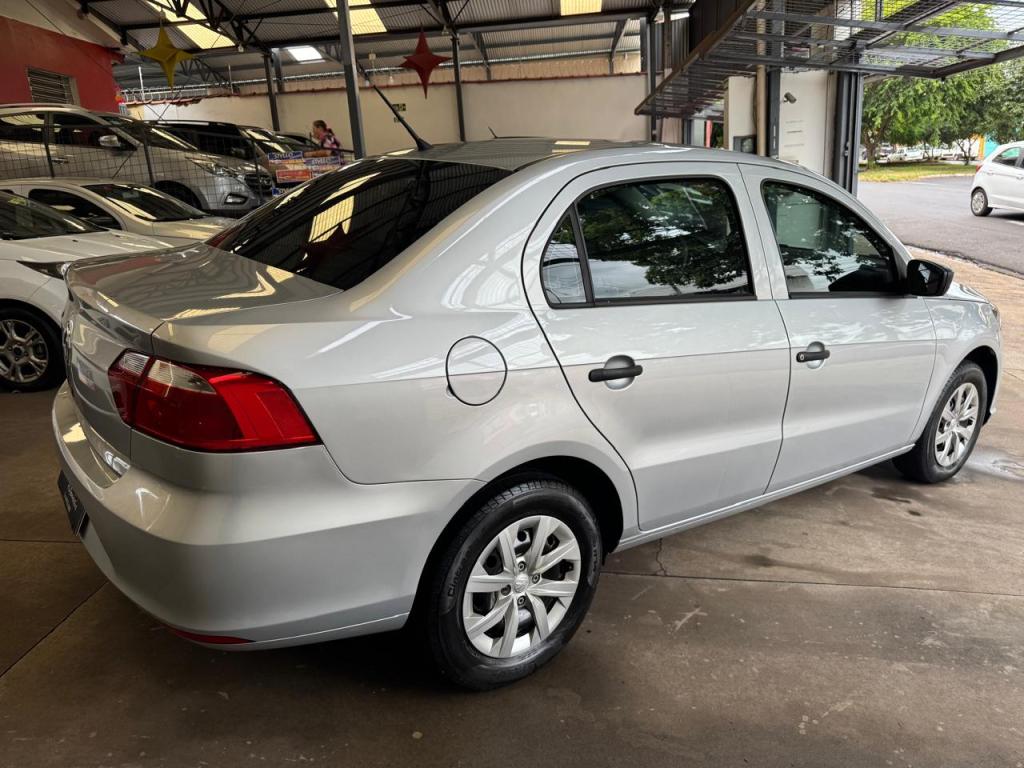 VOLKSWAGEN Voyage - Foto