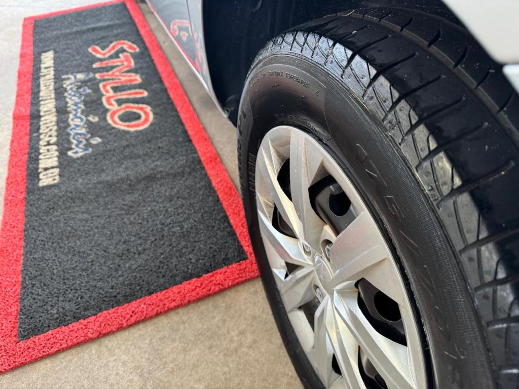 VOLKSWAGEN Voyage - Foto