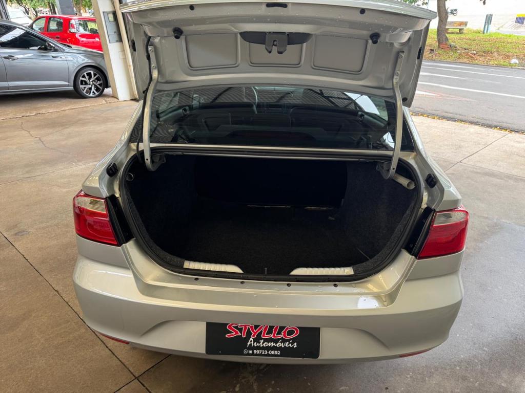 VOLKSWAGEN Voyage - Foto