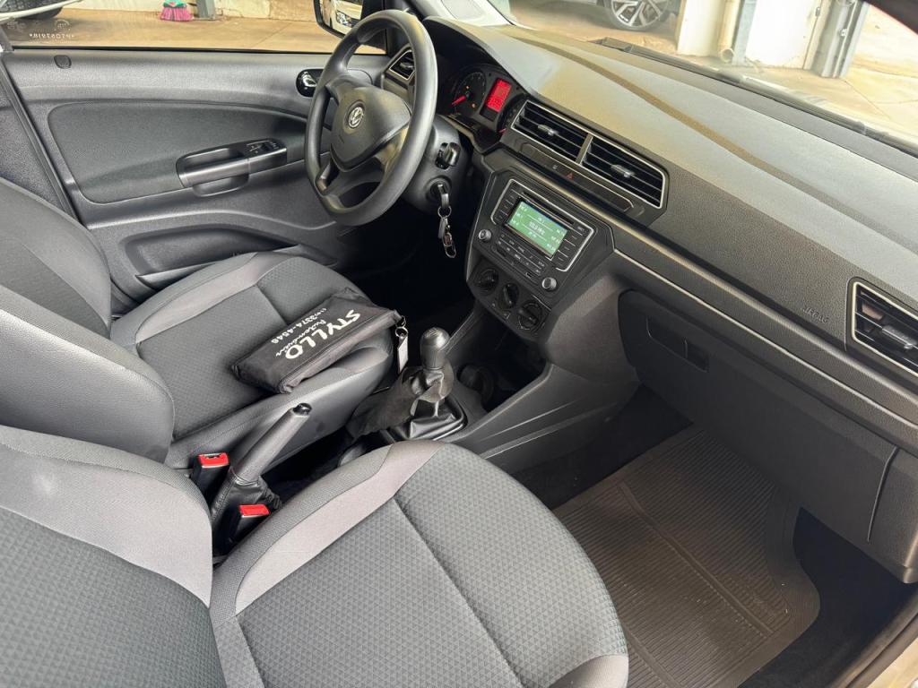 VOLKSWAGEN Voyage - Foto