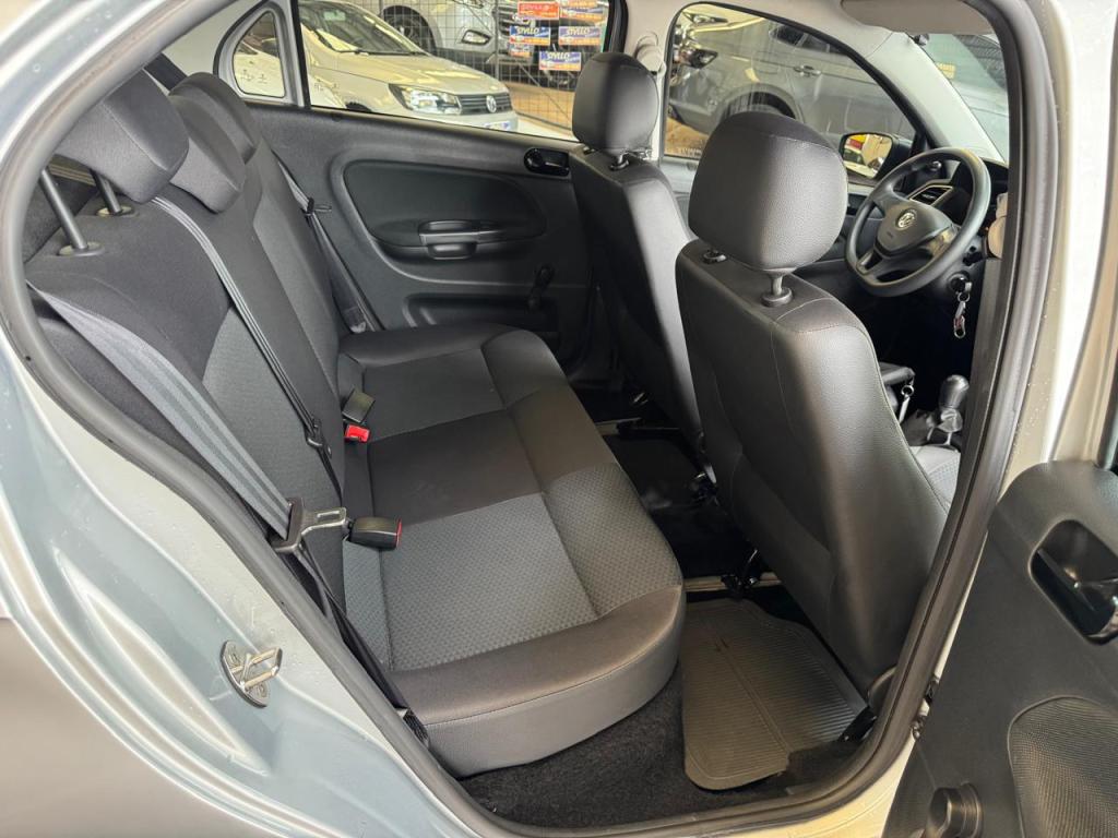 VOLKSWAGEN Voyage - Foto