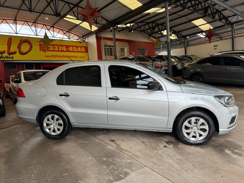 VOLKSWAGEN Voyage - Foto