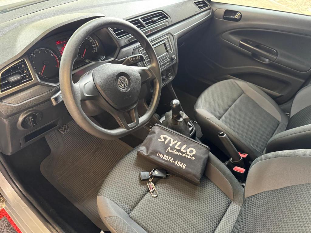 VOLKSWAGEN Voyage - Foto