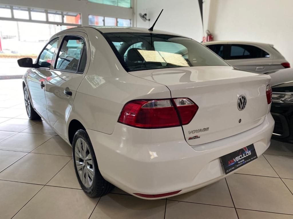 VOLKSWAGEN Voyage - Foto