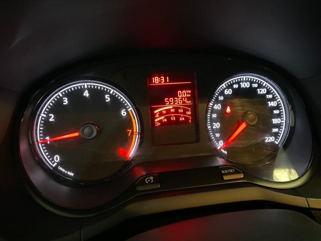 VOLKSWAGEN Voyage - Foto