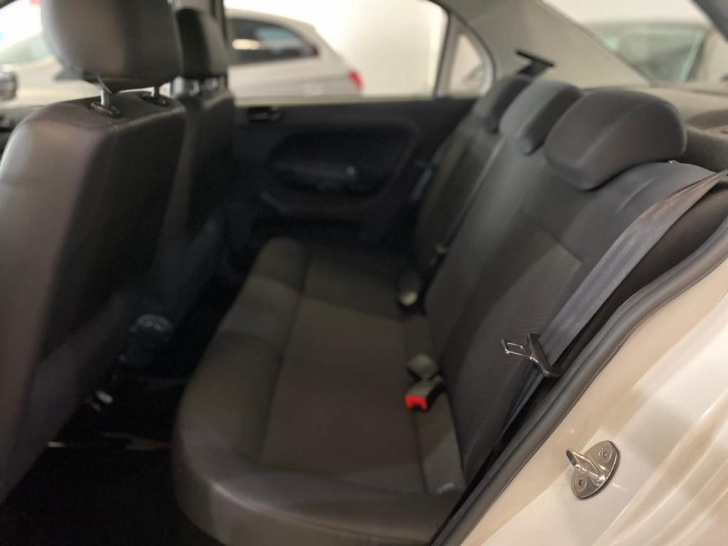 VOLKSWAGEN Voyage - Foto