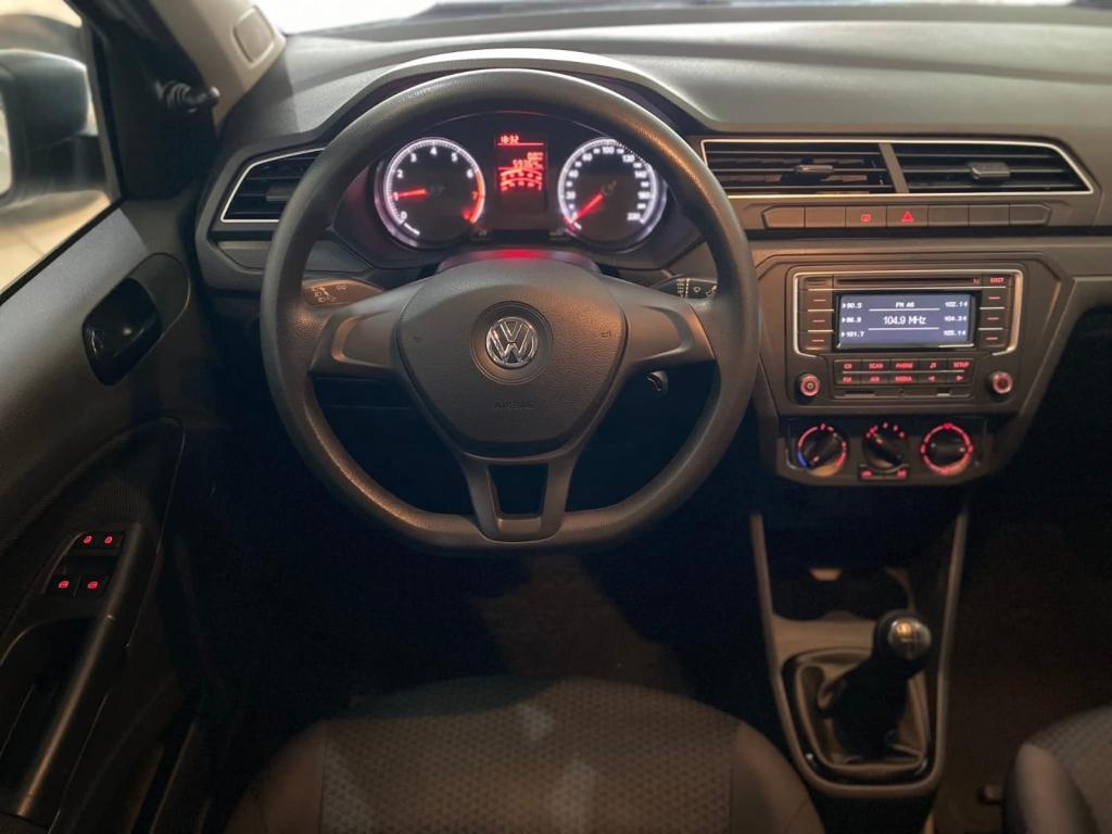 VOLKSWAGEN Voyage - Foto