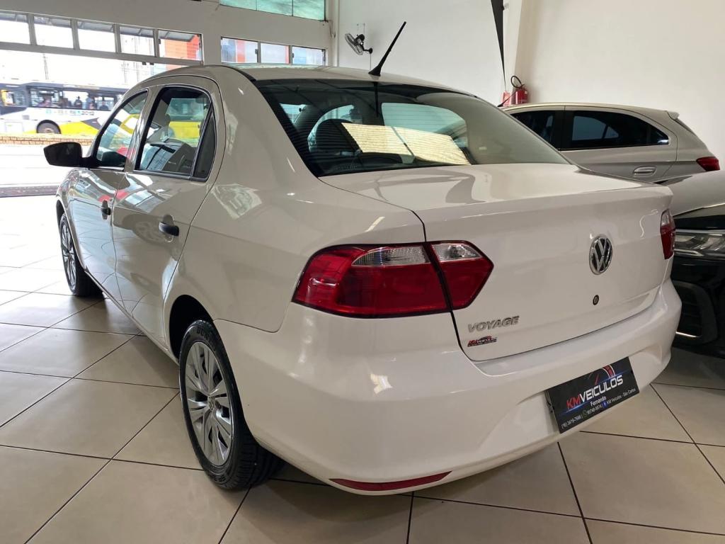 VOLKSWAGEN Voyage - Foto