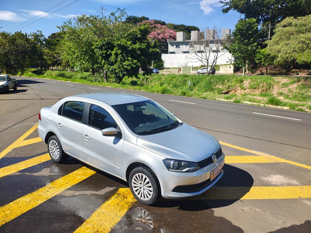VOLKSWAGEN Voyage - Foto