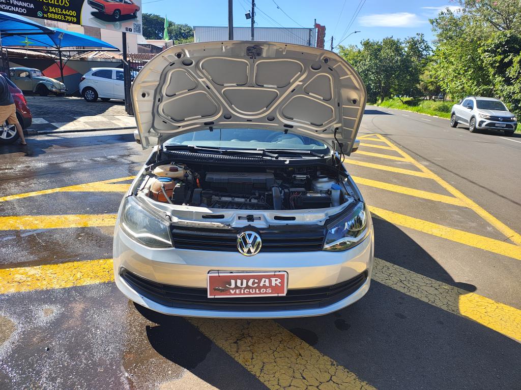 VOLKSWAGEN Voyage - Foto