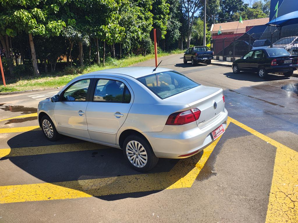 VOLKSWAGEN Voyage - Foto