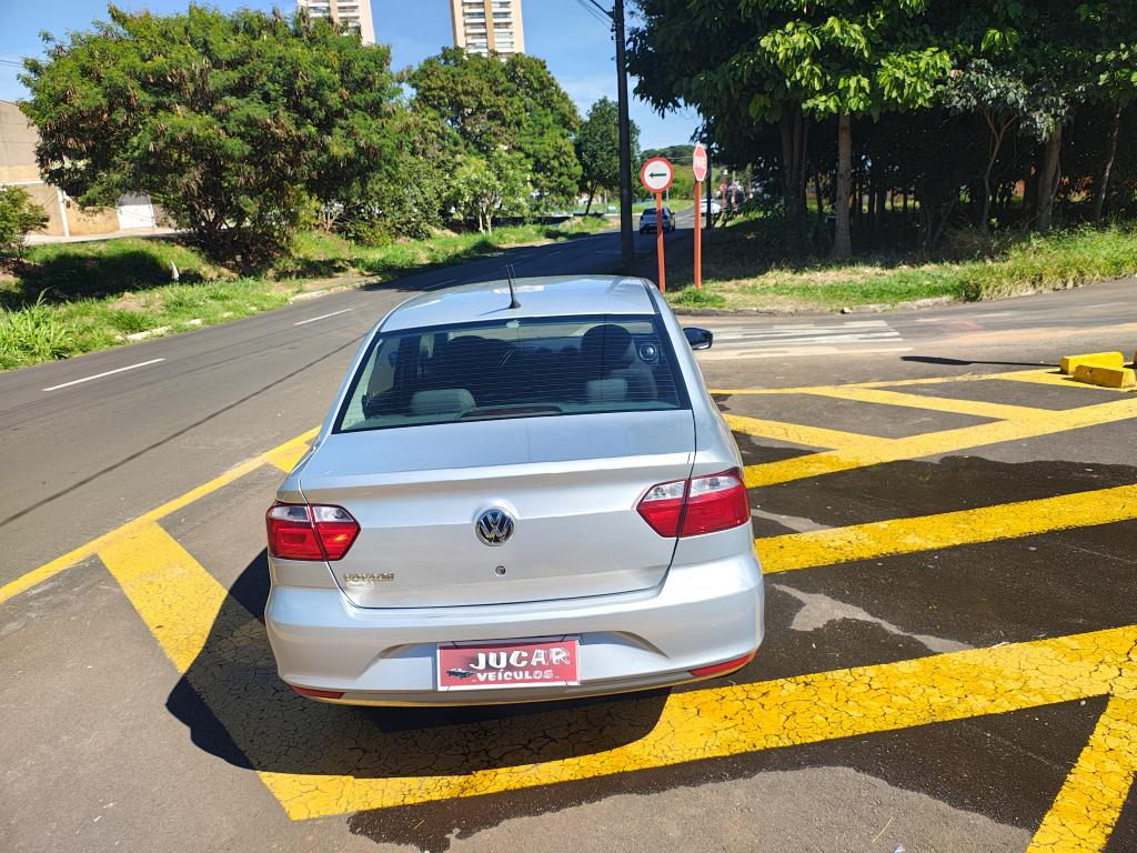 VOLKSWAGEN Voyage - Foto