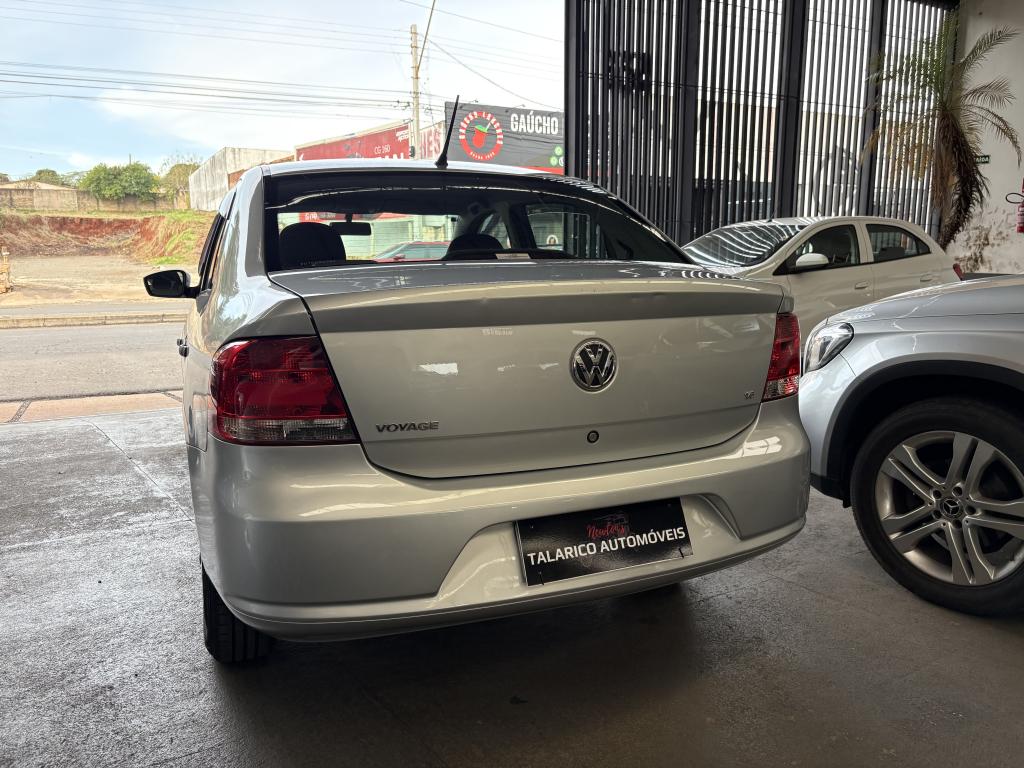 VOLKSWAGEN Voyage - Foto
