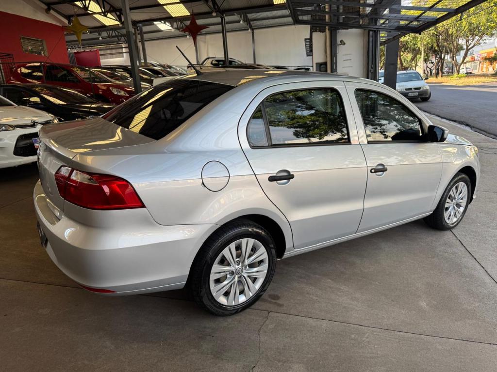 VOLKSWAGEN Voyage - Foto