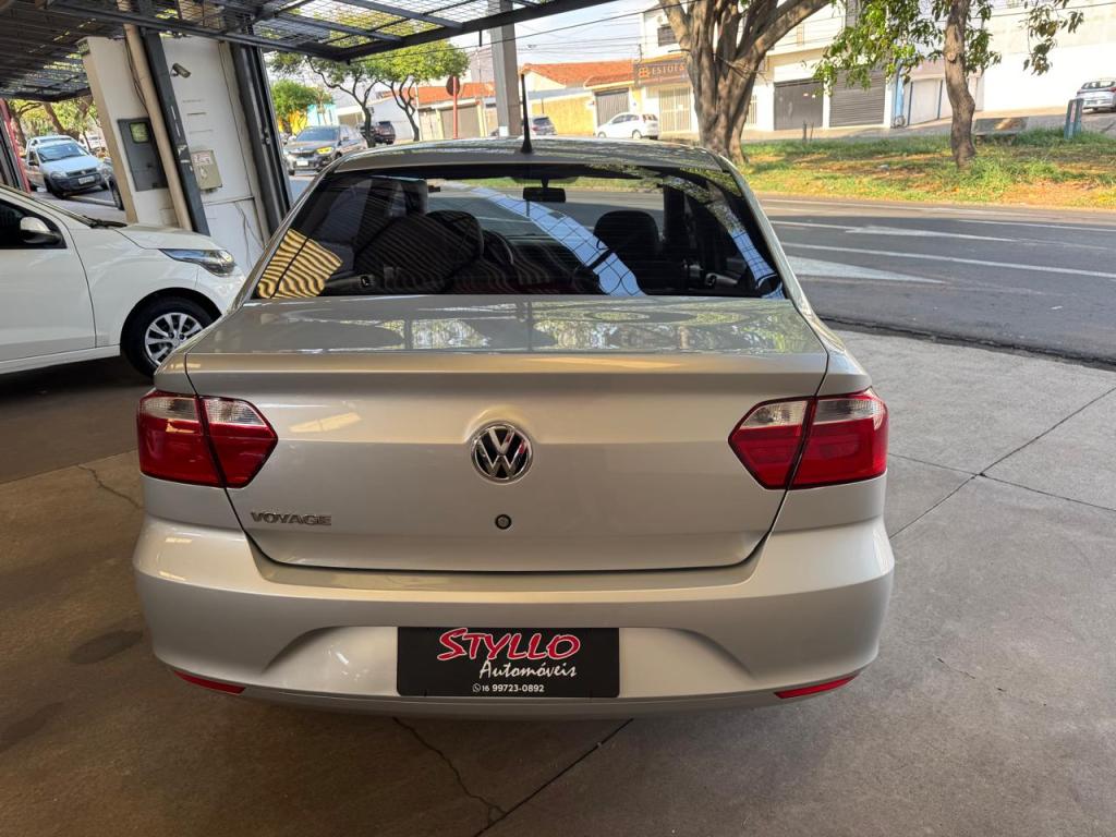 VOLKSWAGEN Voyage - Foto