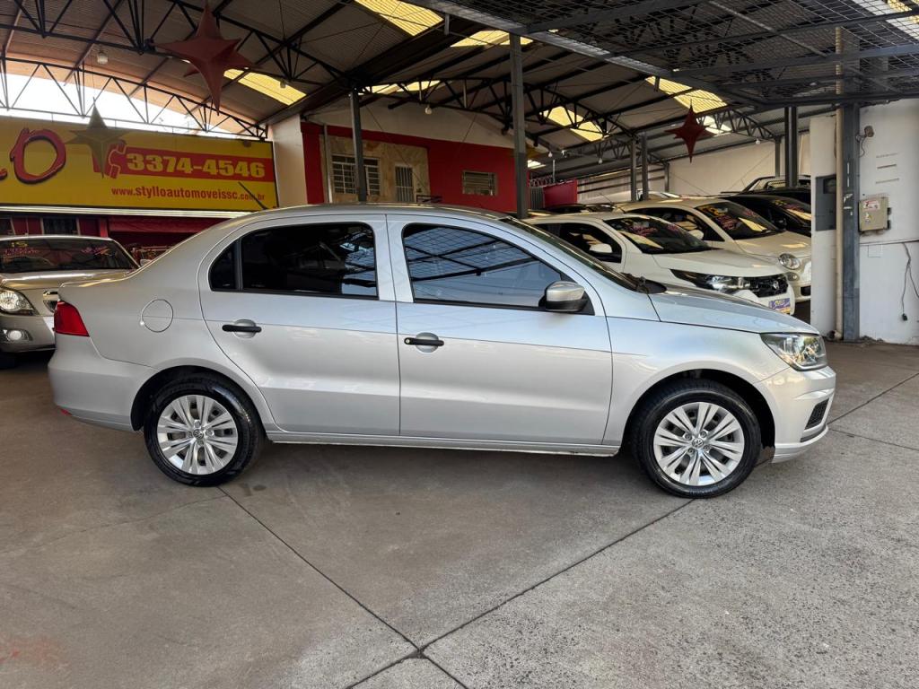 VOLKSWAGEN Voyage - Foto