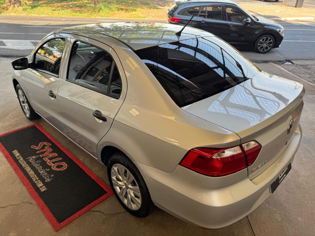 VOLKSWAGEN Voyage - Foto