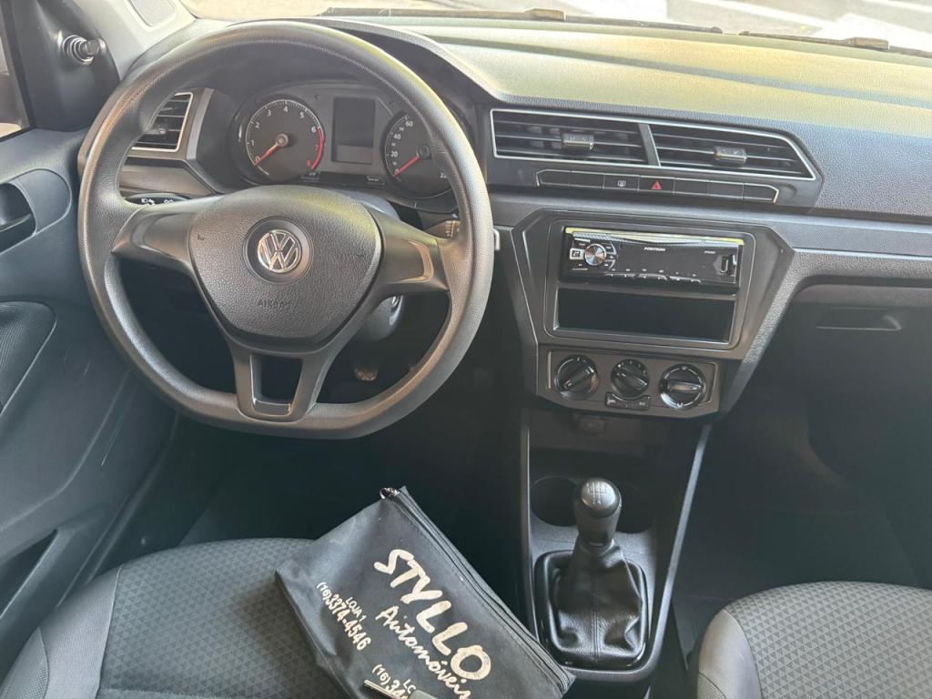 VOLKSWAGEN Voyage - Foto