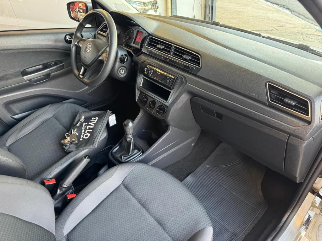 VOLKSWAGEN Voyage - Foto