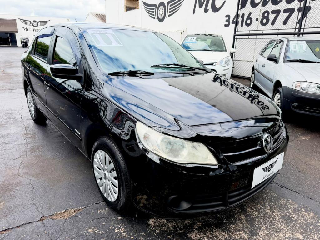 VOLKSWAGEN Voyage - Foto