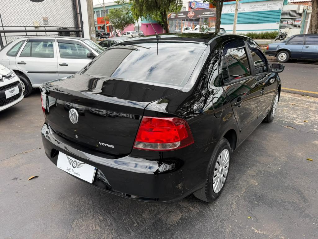 VOLKSWAGEN Voyage - Foto
