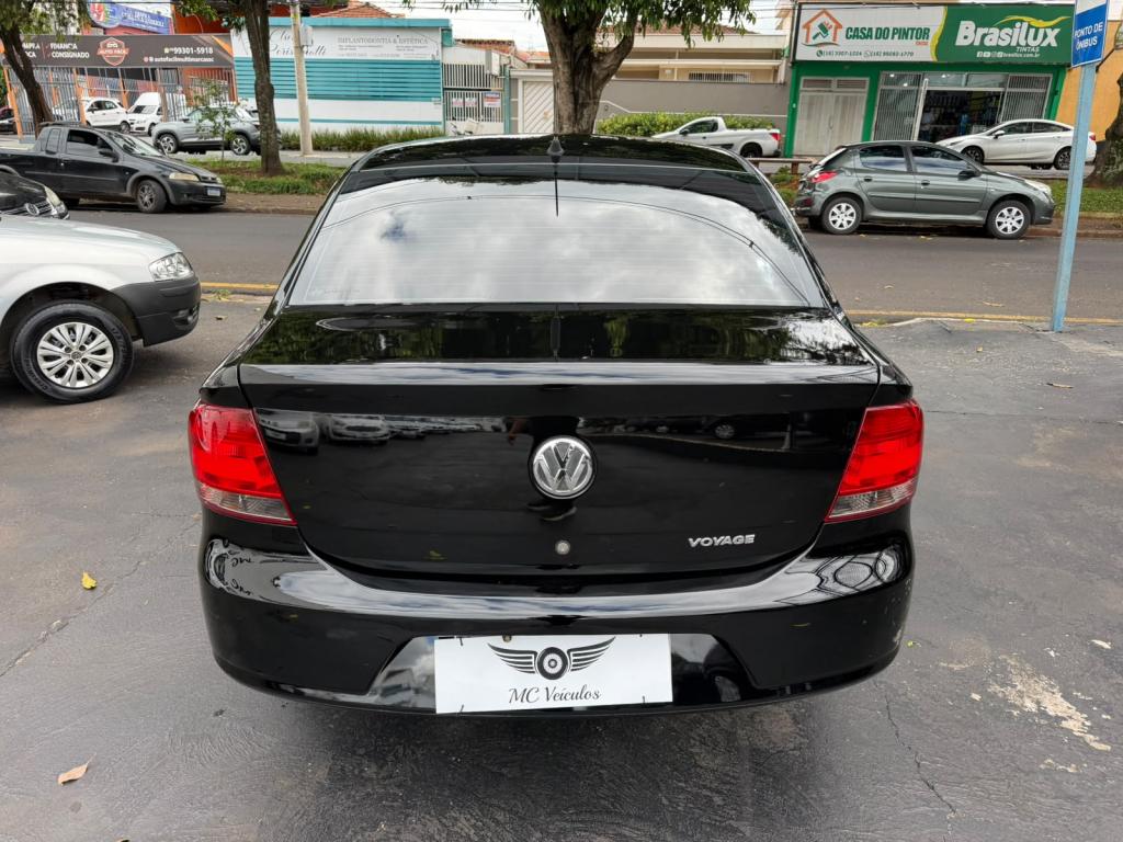 VOLKSWAGEN Voyage - Foto