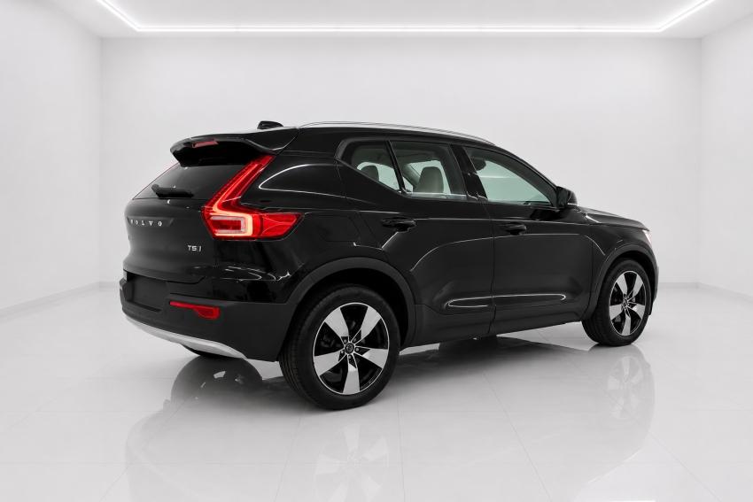VOLVO XC40 - Foto