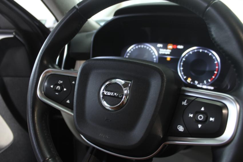 VOLVO XC40 - Foto