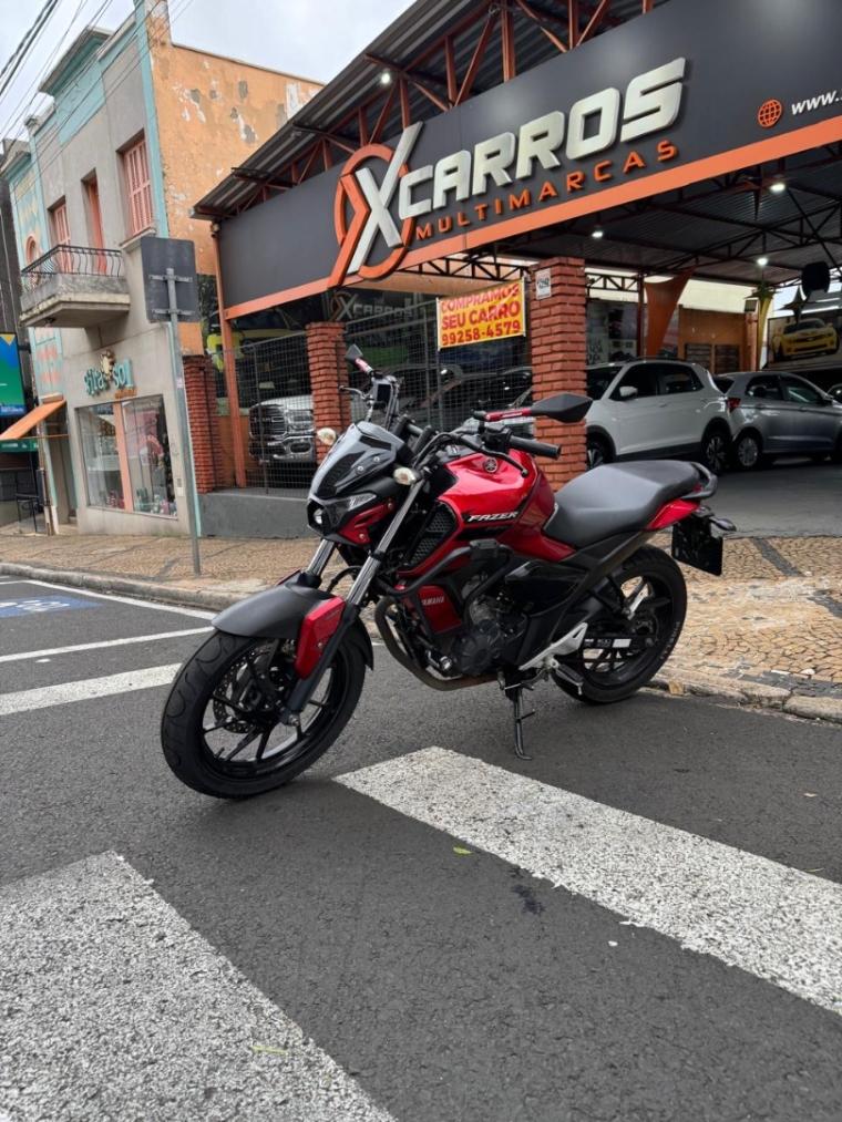 YAMAHA FZ 15 Fazer - Foto