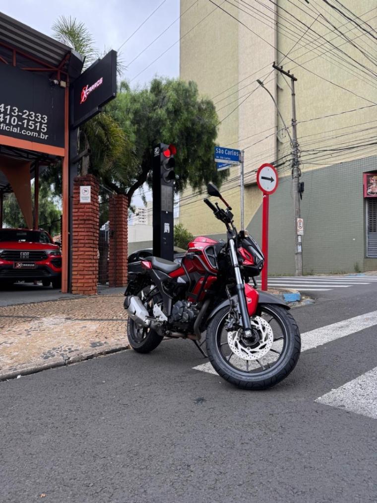 YAMAHA FZ 15 Fazer - Foto