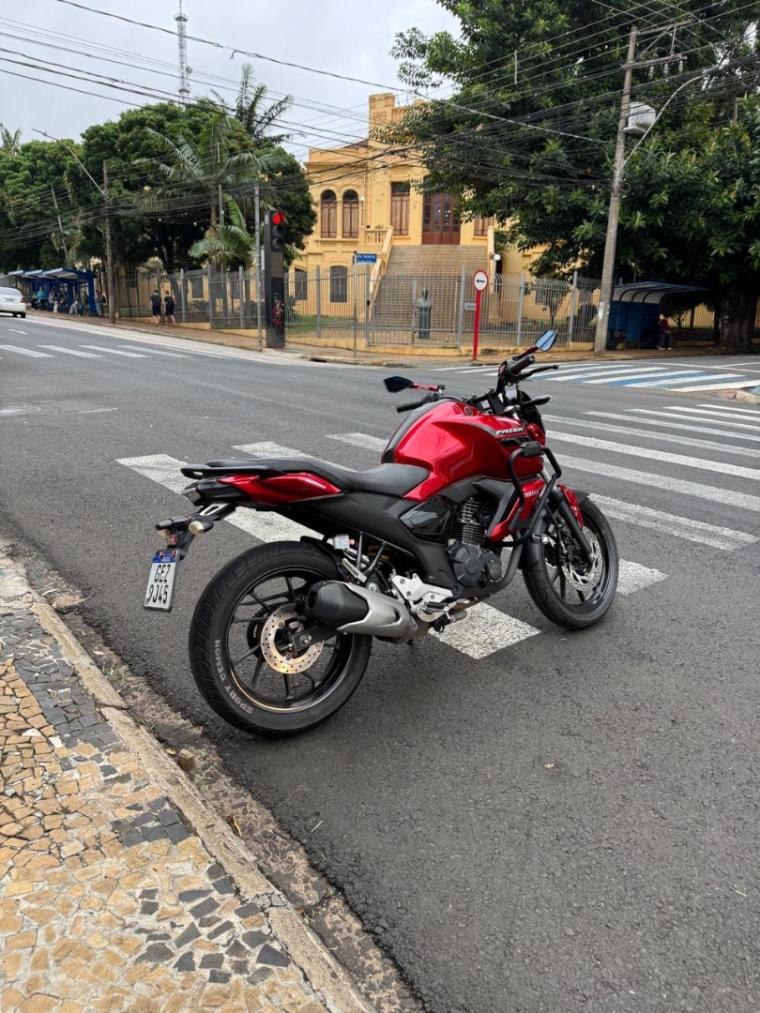 YAMAHA FZ 15 Fazer - Foto