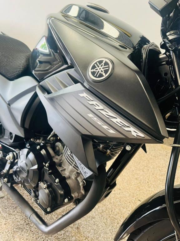 YAMAHA YS Fazer 150 - Foto