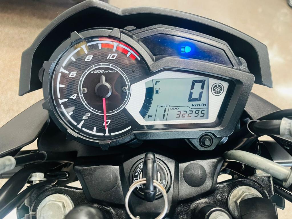 YAMAHA YS Fazer 150 - Foto