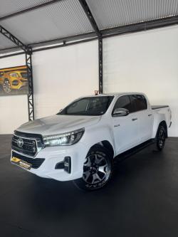 TOYOTA Hilux Caminhonete 2.8 16V SRX 50 ANOS 4X4 TURBO DIESEL CABINE DUPLA AUTOMTICO