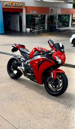 HONDA CBR 1000 F