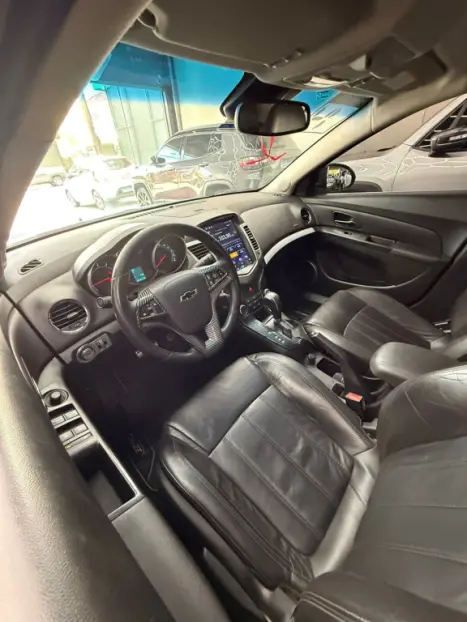 CHEVROLET Cruze Hatch 1.8 16V 4P LT SPORT6 FLEX AUTOM�TICO, Foto 9