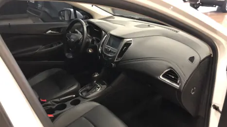 CHEVROLET Cruze Sedan 1.4 16V 4P LT FLEX TURBO AUTOM�TICO, Foto 17