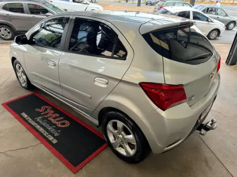 CHEVROLET Onix Hatch 1.4 4P FLEX LT, Foto 9 CHEVROLET Onix Hatch 1.4 4P FLEX LT, Foto 9