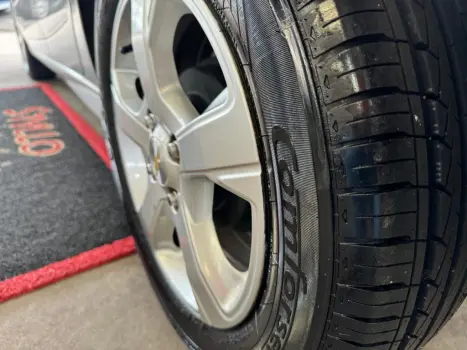 CHEVROLET Onix Hatch 1.4 4P FLEX LT, Foto 10 CHEVROLET Onix Hatch 1.4 4P FLEX LT, Foto 10