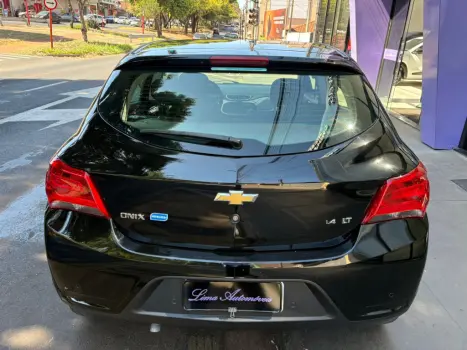 CHEVROLET Onix Hatch 1.4 4P FLEX LT, Foto 2 CHEVROLET Onix Hatch 1.4 4P FLEX LT, Foto 2