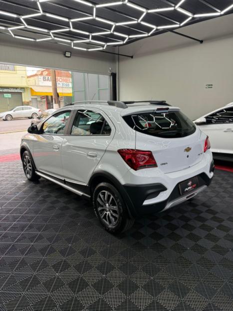 CHEVROLET Onix Hatch 1.4 4P FLEX ACTIV, Foto 6