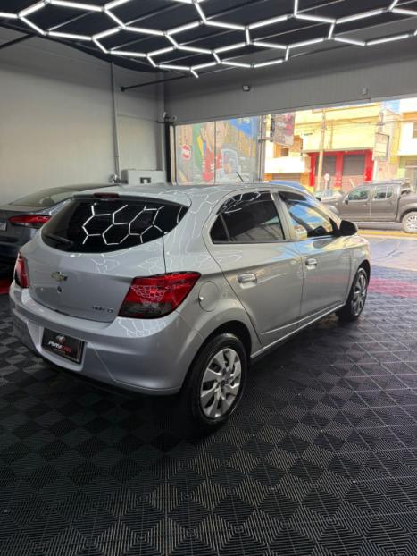 CHEVROLET Onix Hatch 1.4 4P FLEX LT, Foto 4