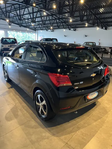 CHEVROLET Onix Hatch 1.4 4P FLEX LTZ AUTOM�TICO, Foto 4