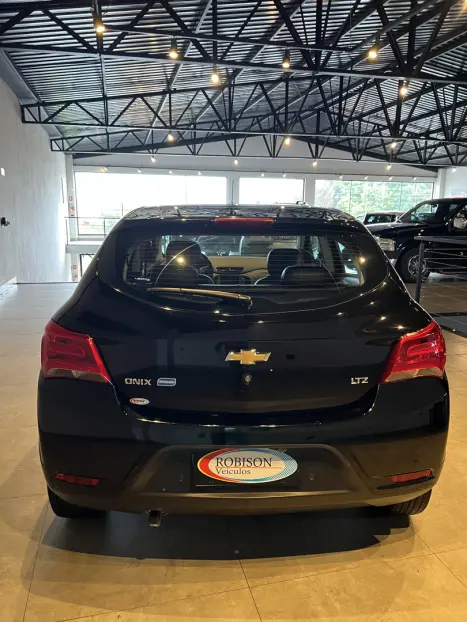 CHEVROLET Onix Hatch 1.4 4P FLEX LTZ AUTOM�TICO, Foto 5