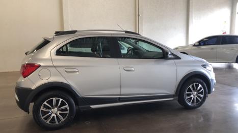 CHEVROLET Onix Hatch 1.4 4P FLEX ACTIV AUTOM�TICO, Foto 3