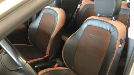 CHEVROLET Onix Hatch 1.4 4P FLEX ACTIV AUTOM�TICO, Foto 13